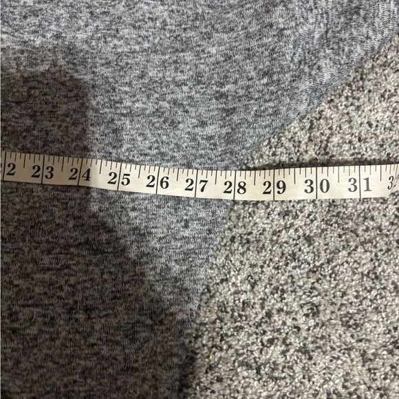 ❤️Old Navy Active Long Sleeve Sweater - Picture 5 of 6